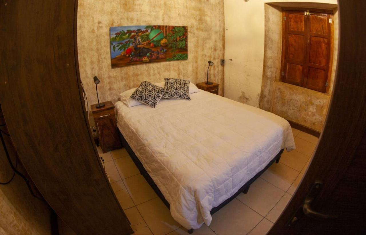 Hot Chipilin Hostel Antigua Buitenkant foto